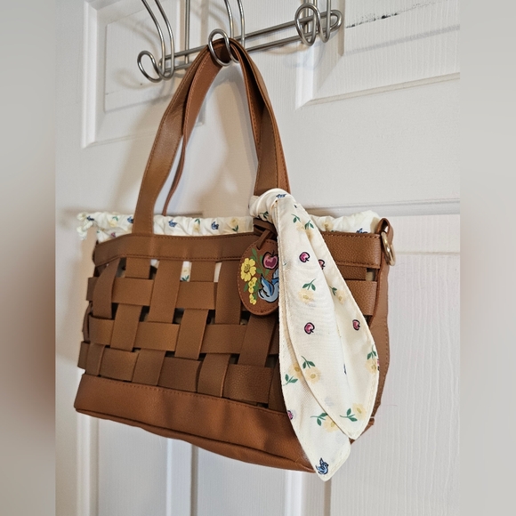 Snow White and the Seven Dwarfs Handbag - Picture 4 of 9